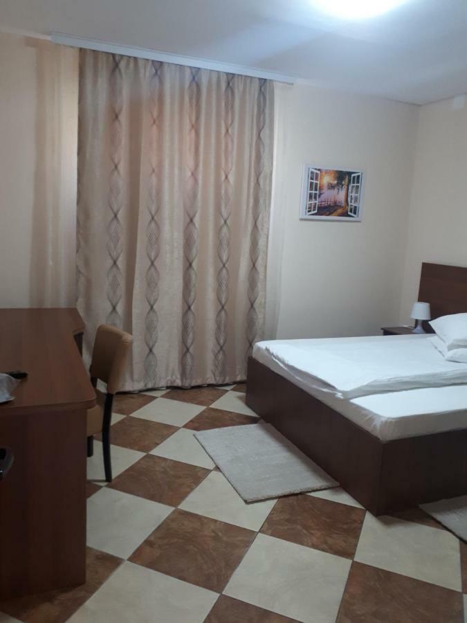 Victoria 1 Appartement Câmpina Buitenkant foto